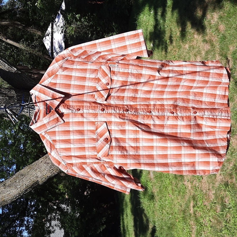 Wolverine men's short sleeve button down size M